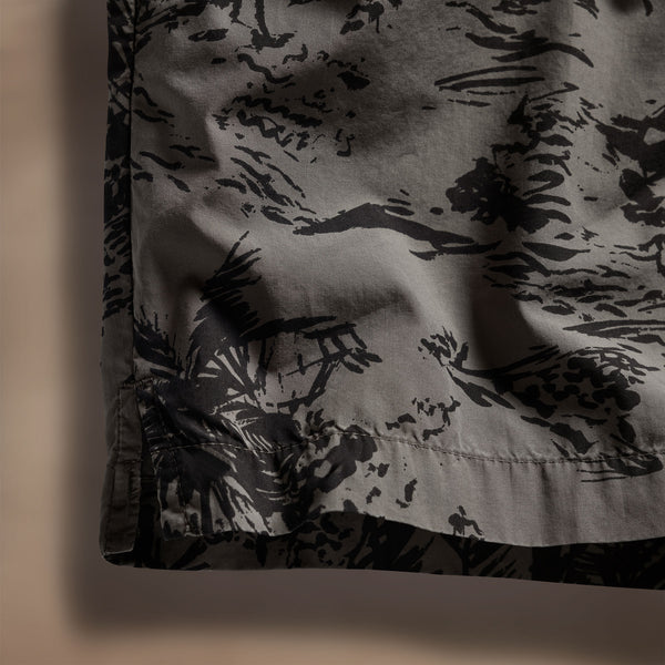 Island Poplin Print Short in Army Green Pigment/Black | James Perse Los Angeles