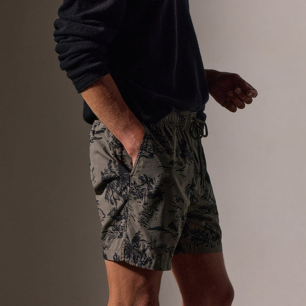 Island Poplin Print Short in Army Green Pigment/Black | James Perse Los Angeles