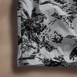 Island Poplin Print Short in Grey Glacier Pigment/Black | James Perse Los Angeles