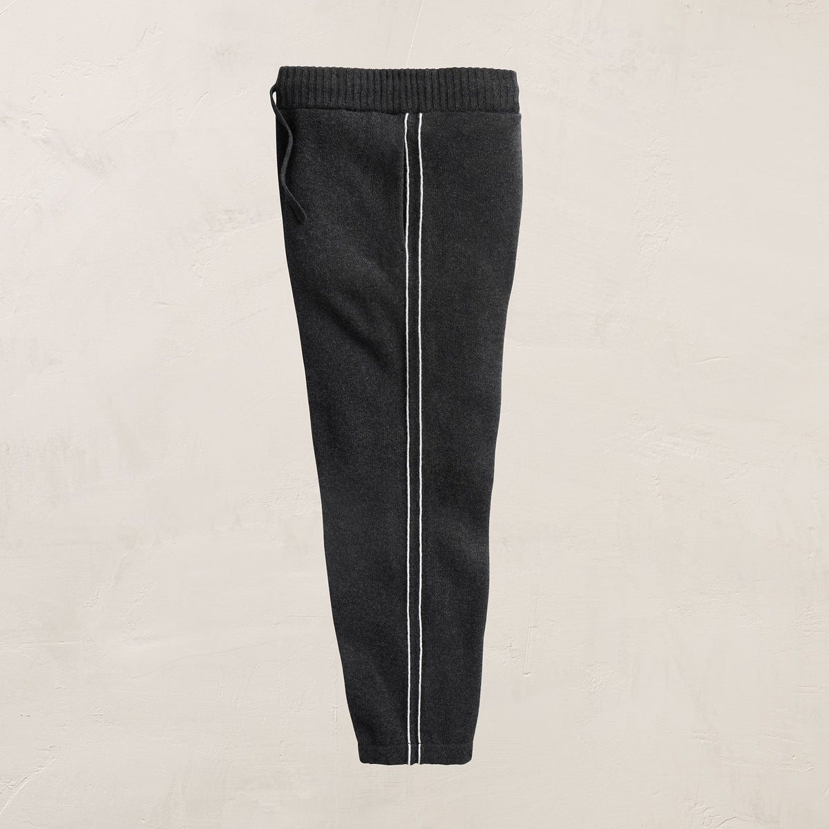 Spun Cashmere Track Pant in Carbon/Smoke | James Perse Los Angeles