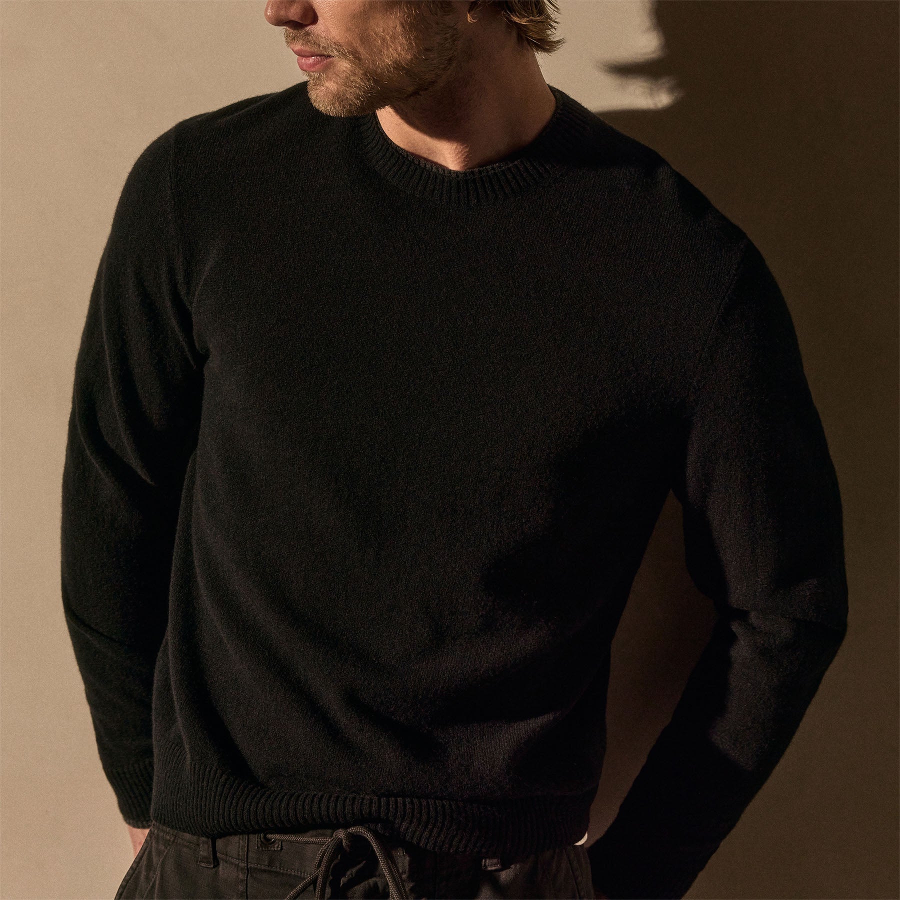 Contrast Trim Cashmere Crew - Black/Anthracite | James Perse Los