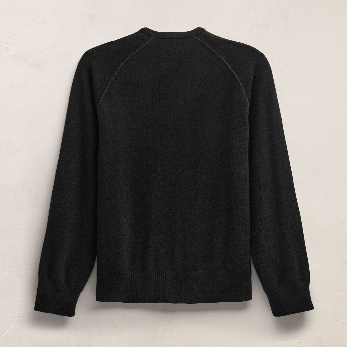 Italian Spun Cashmere Raglan Piped Crew in Black/Kona | James Perse Los Angeles FLAT