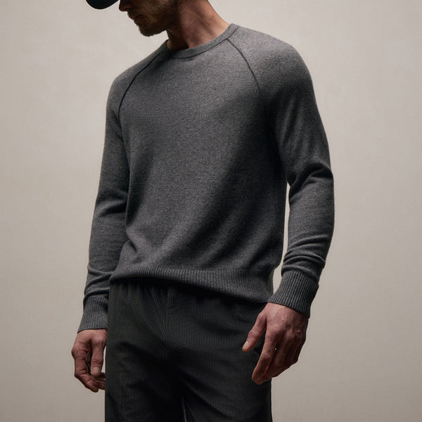 Italian Spun Cashmere Raglan Piped Crew in Mid Grey/Anthracite | James Perse Los Angeles