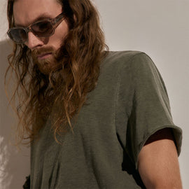 Cotton Slub Short Sleeve Tee in Army Green Pigment | James Perse Los Angeles