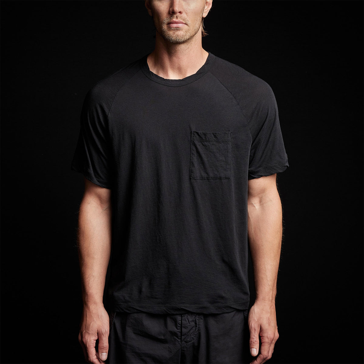 Linen Palm Tee in Black | James Perse Los Angeles