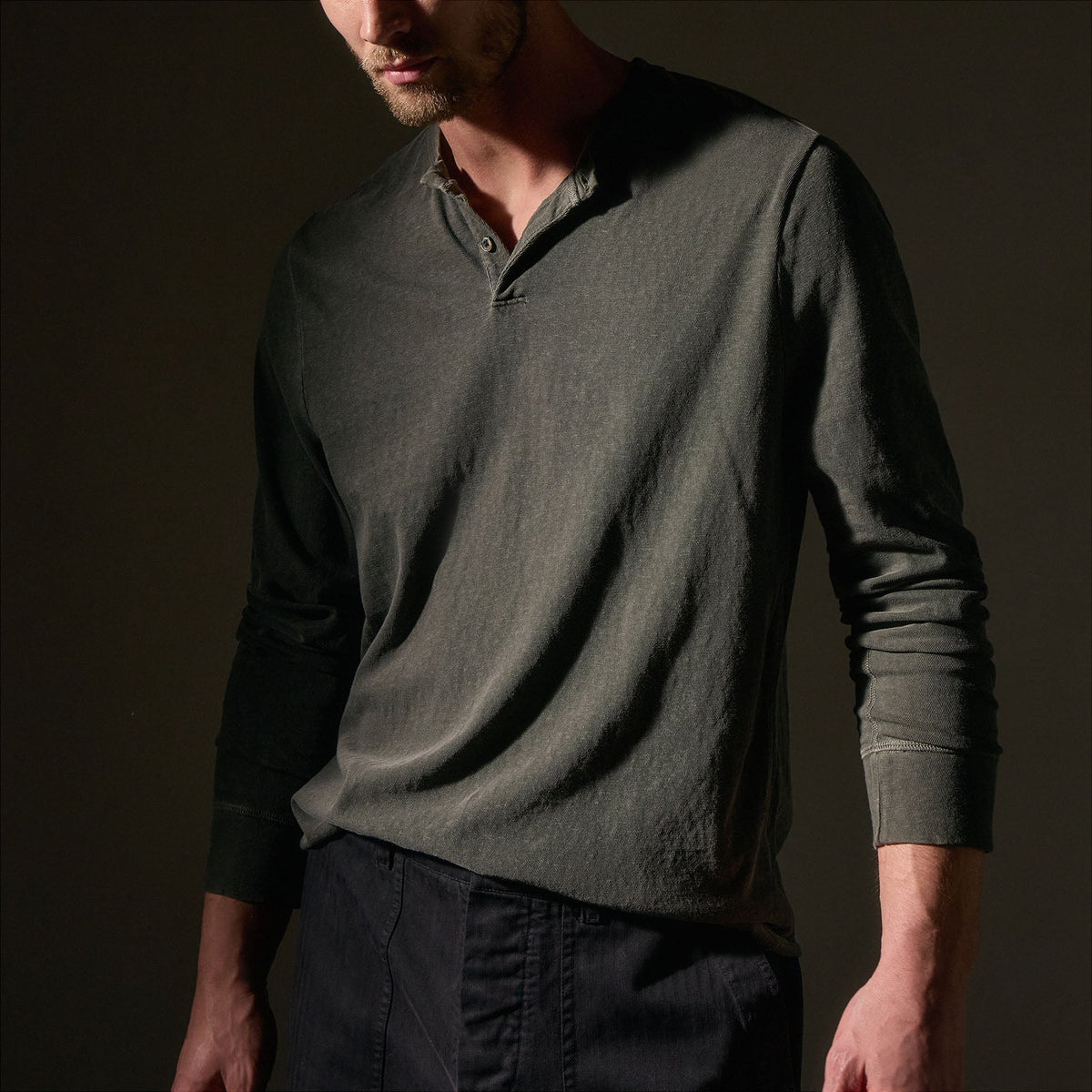 Natural Slub Jersey Henley in Granite Pigment | James Perse Los Angeles