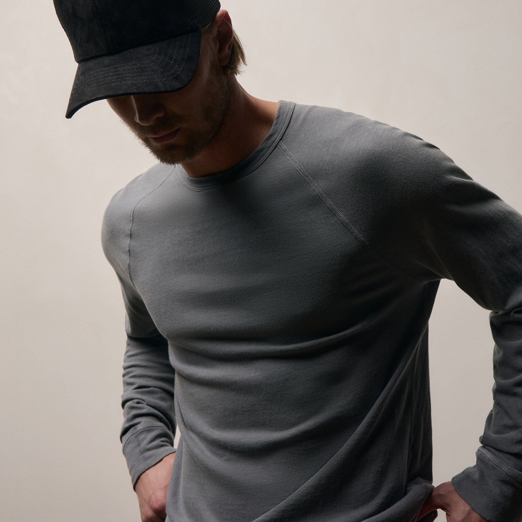 Long Sleeve Raglan Crew in Cavalry Pigment | James Perse Los Angeles