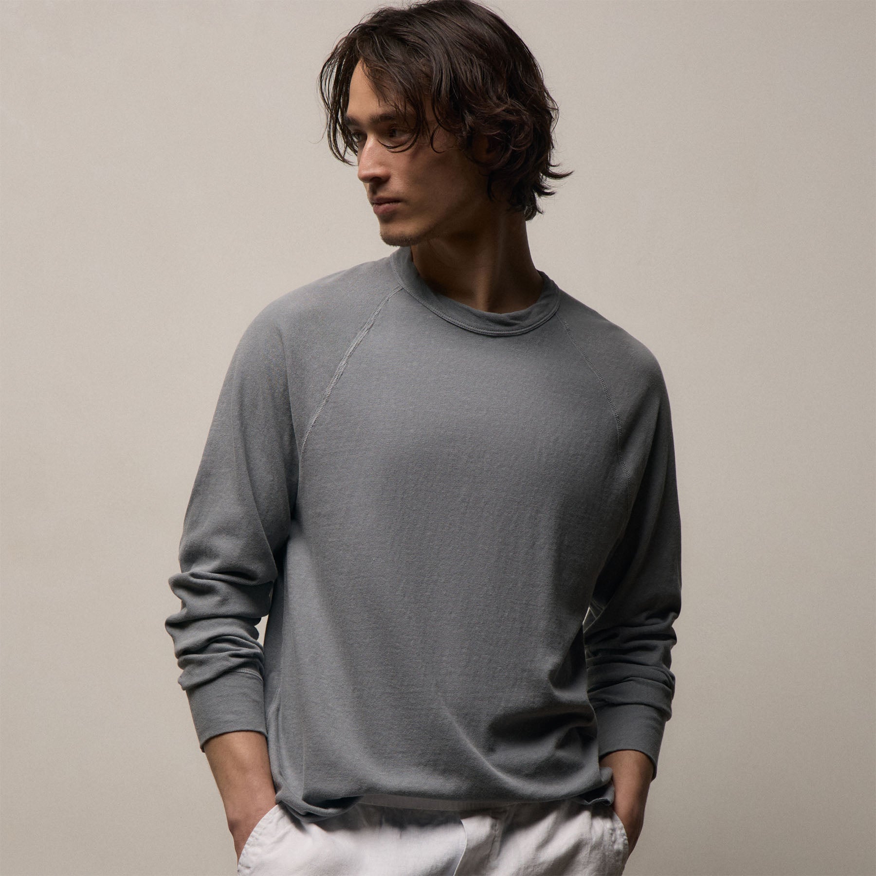 Slub Jersey Long Sleeve Raglan Crew in Ore Pigment | James Perse Los Angeles