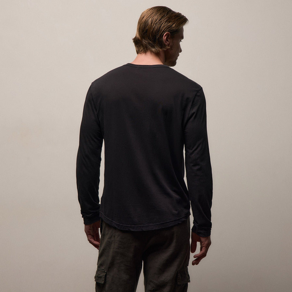 Shirttail Hem Crew in Black | James Perse Los Angeles