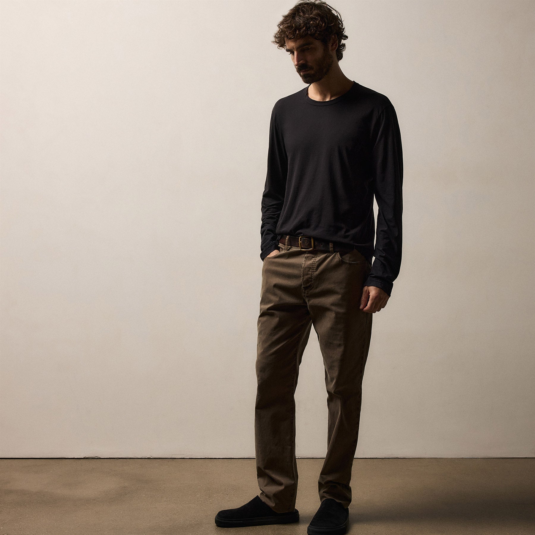 Shirttail Hem Crew - Black | James Perse Los Angeles