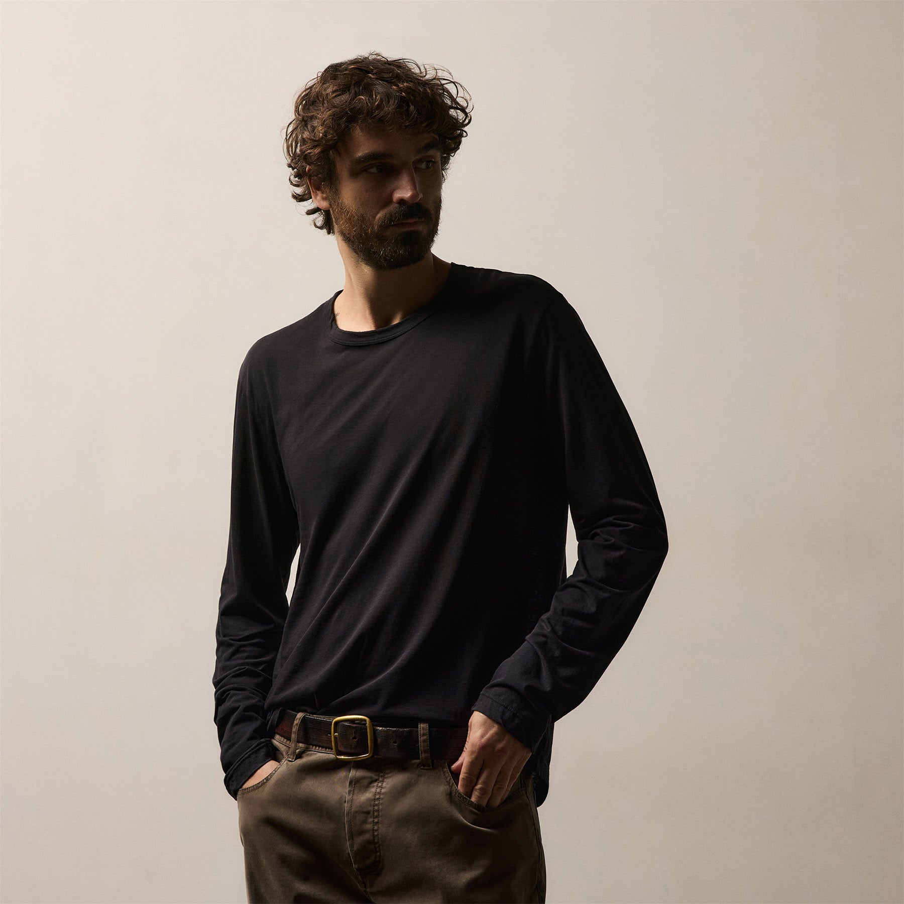Shirttail Hem Crew - Black | James Perse Los Angeles