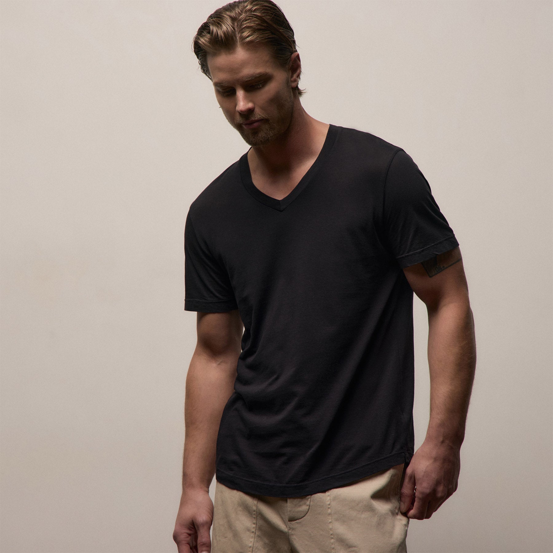 Clear Jersey V Neck in Black | James Perse Los Angeles