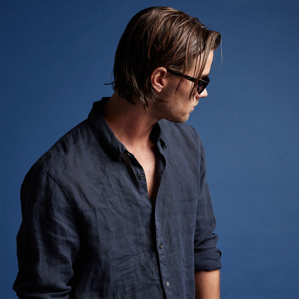 Classic Linen Shirt in Blue Oil | James Perse Los Angeles