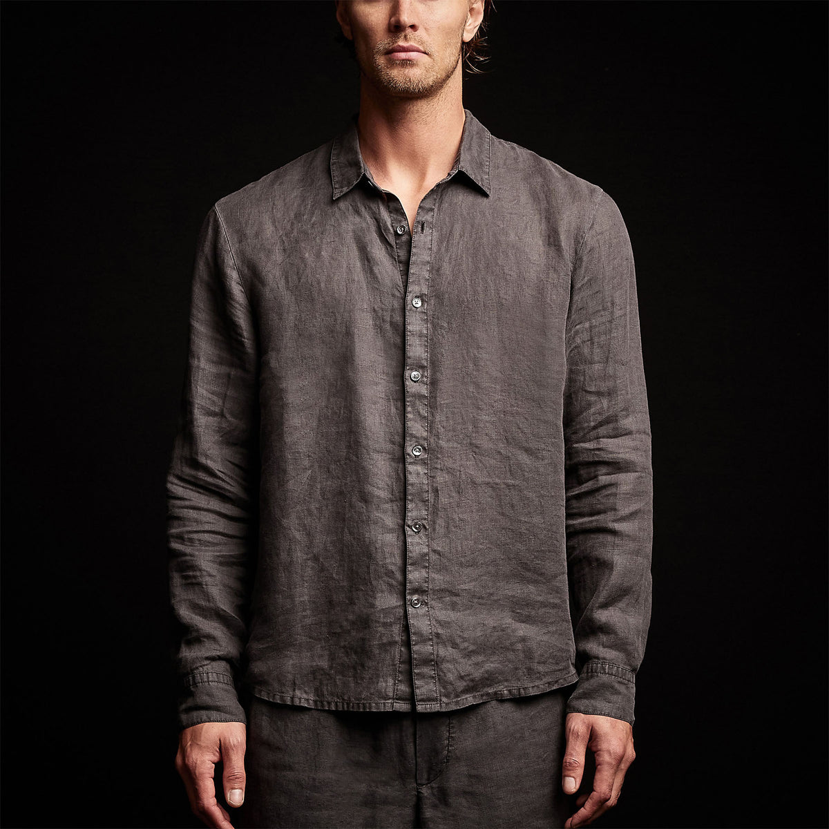 Classic Linen Shirt in Magma Pigment | James Perse Los Angeles
