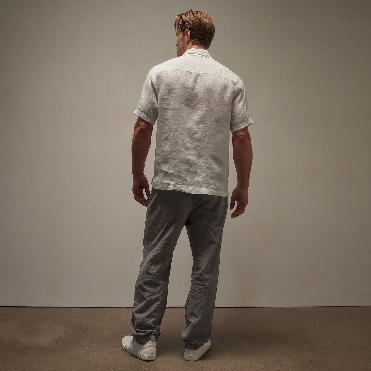 Linen Short Sleeve Pocket Shirt in White | James Perse Los Angeles