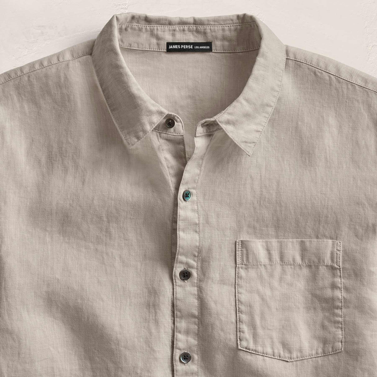 Lightweight Linen Shirt in Salt Pigment | James Perse Los Angeles