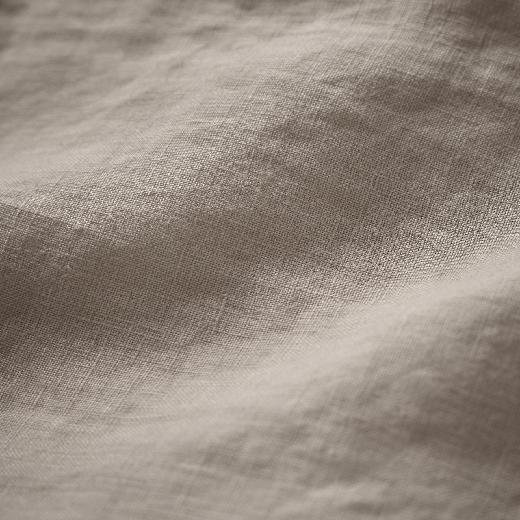 Lightweight Linen Shirt in Salt Pigment | James Perse Los Angeles