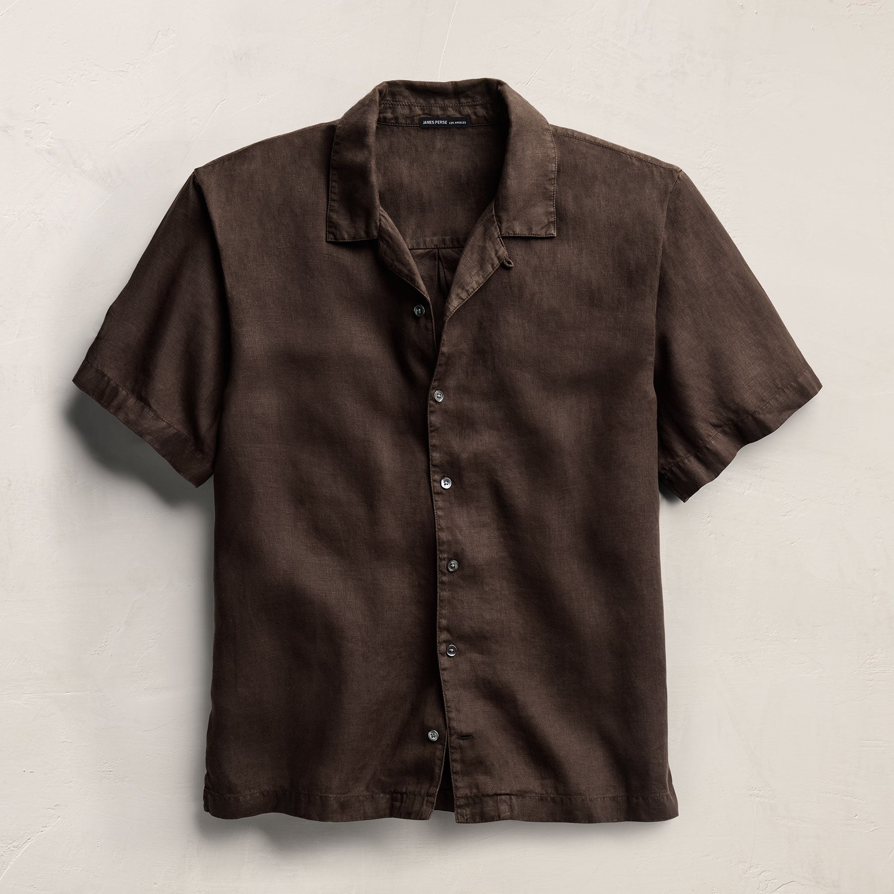 Lightweight Linen Short Sleeve Shirt in Bark Pigment | James Perse Los Angeles