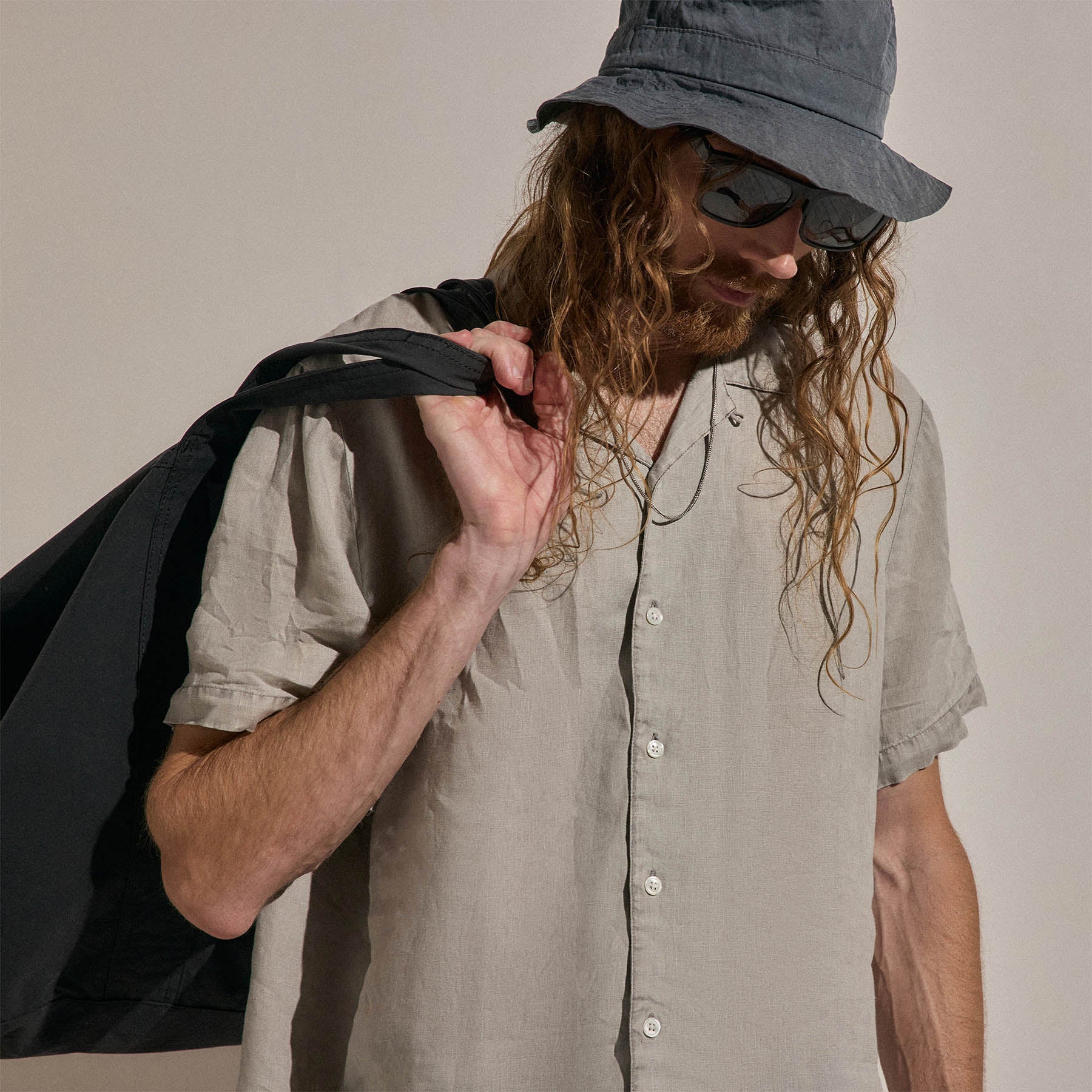 Lightweight Linen Short Sleeve Shirt in Fog Pigment | James Perse Los Angeles