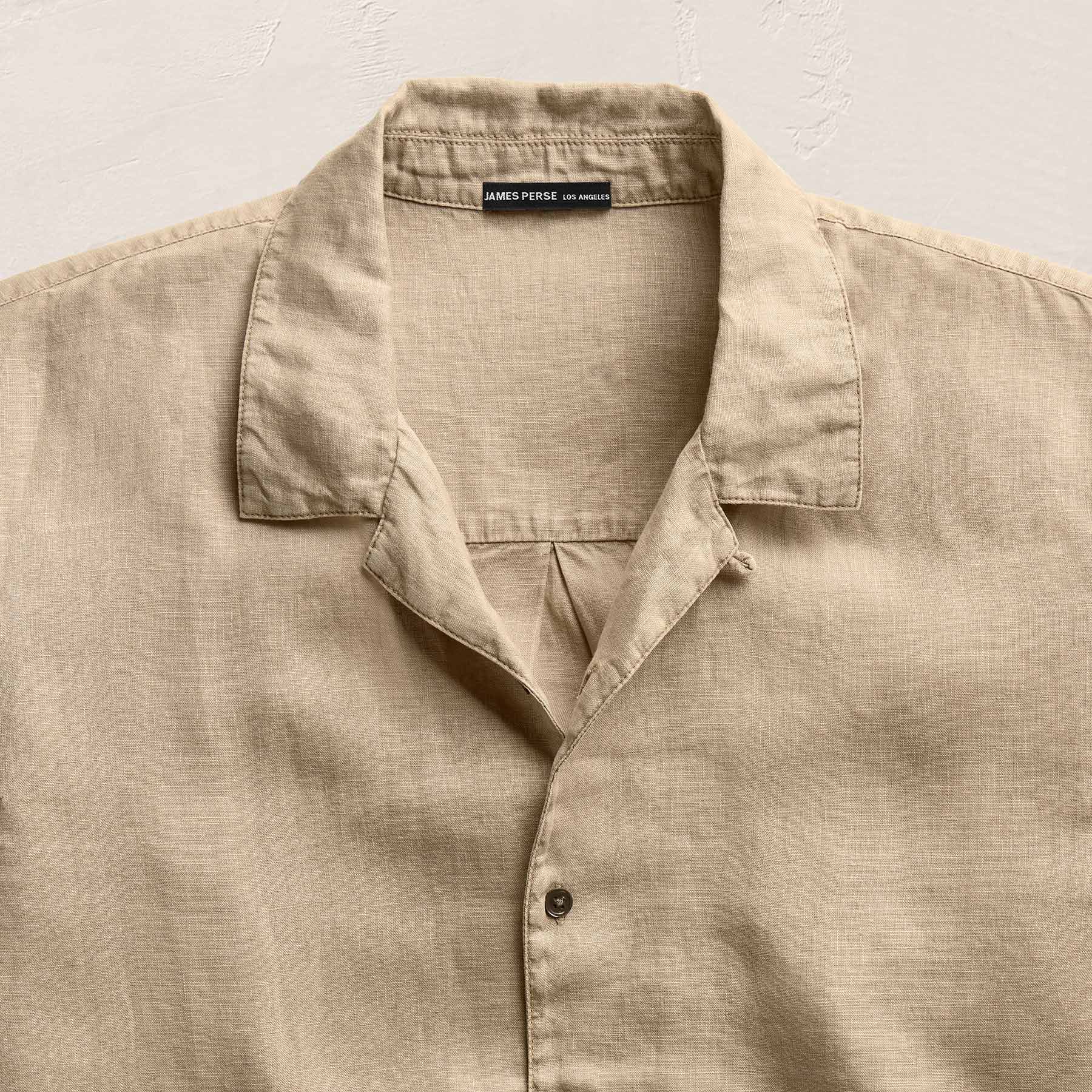 Lightweight Linen Short Sleeve Shirt in Light Khaki Pigment | James Perse Los Angeles