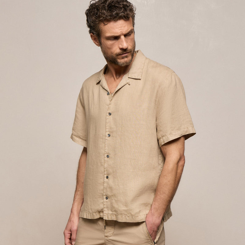Lightweight Linen Short Sleeve Shirt in Light Khaki Pigment | James Perse Los Angeles