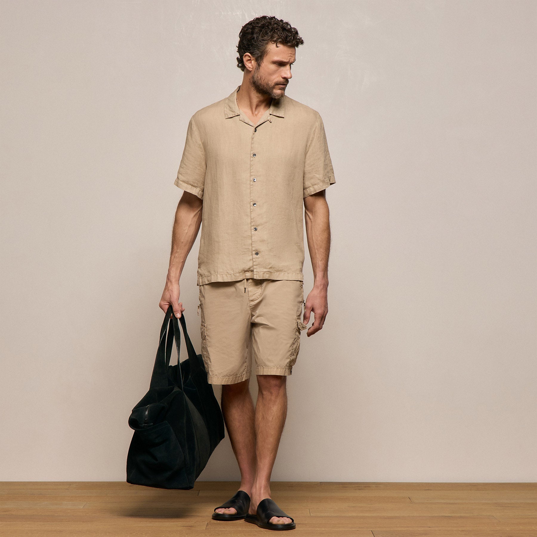Lightweight Linen Short Sleeve Shirt in Light Khaki Pigment | James Perse Los Angeles