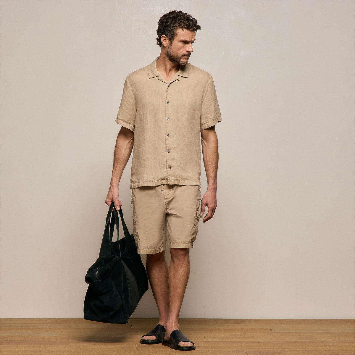 Lightweight Linen Short Sleeve Shirt in Light Khaki Pigment | James Perse Los Angeles