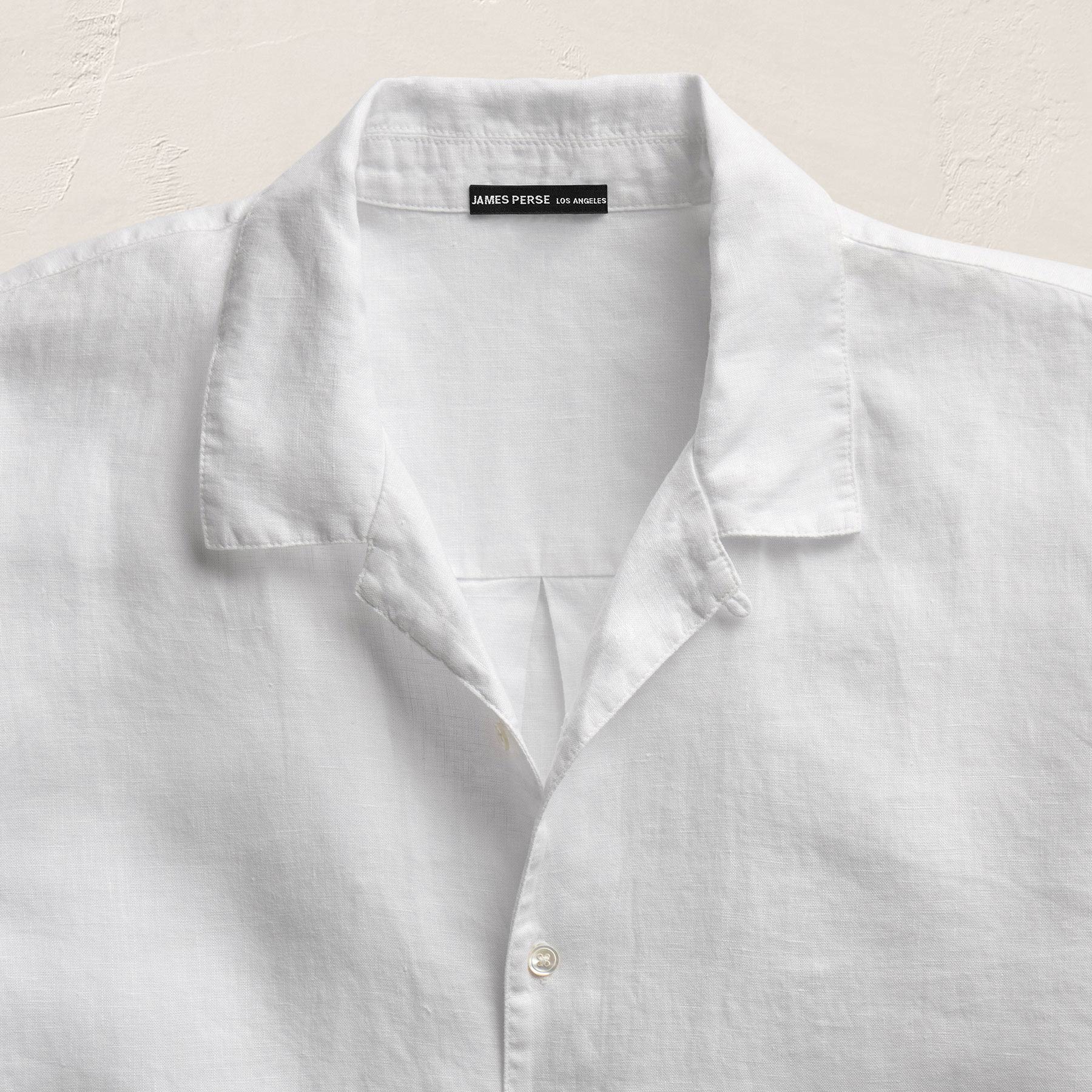 Lightweight Linen Short Sleeve Shirt in White | James Perse Los Angeles