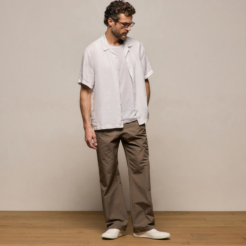 Lightweight Linen Short Sleeve Shirt in White | James Perse Los Angeles
