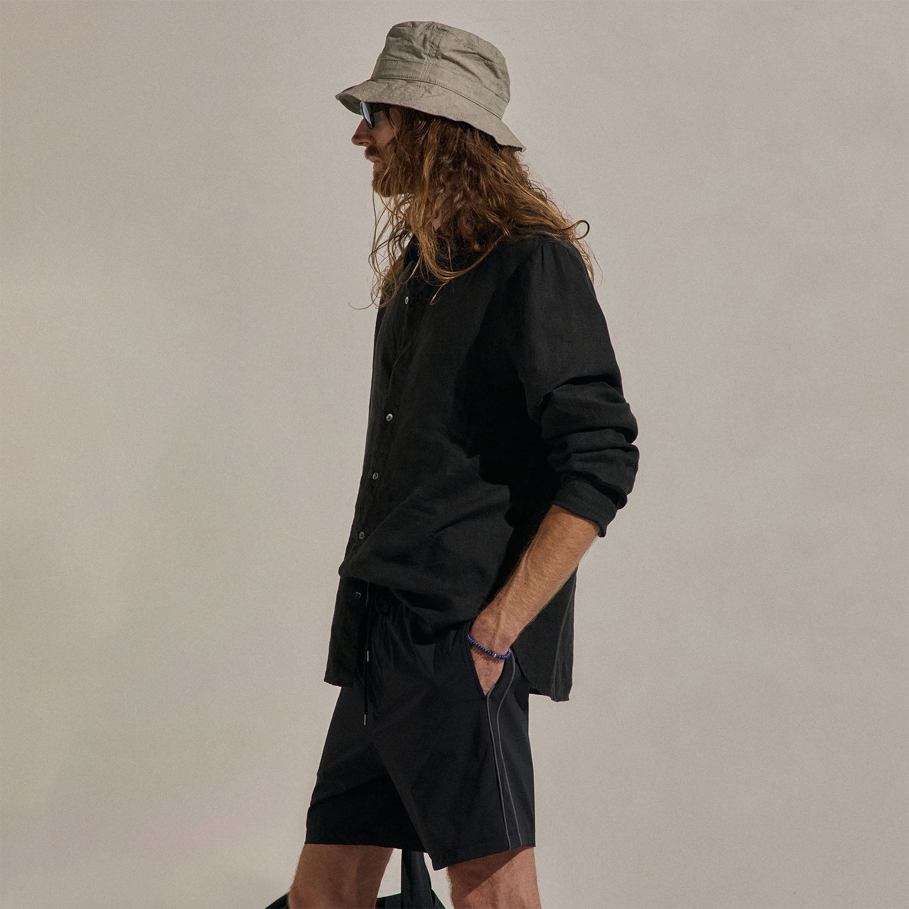 Lightweight Linen Shirt in Black | James Perse Los Angeles