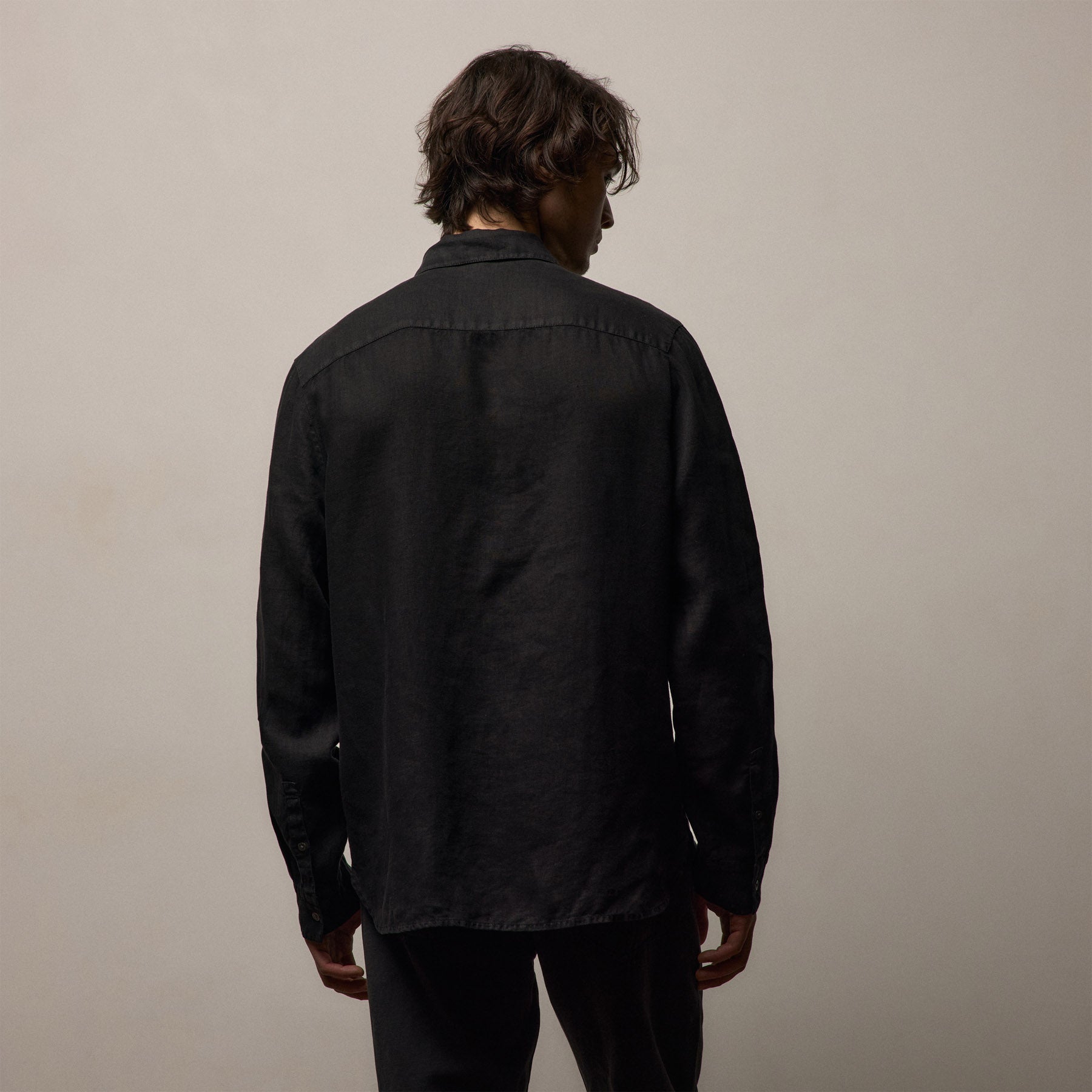 Lightweight Linen Shirt in Black | James Perse Los Angeles