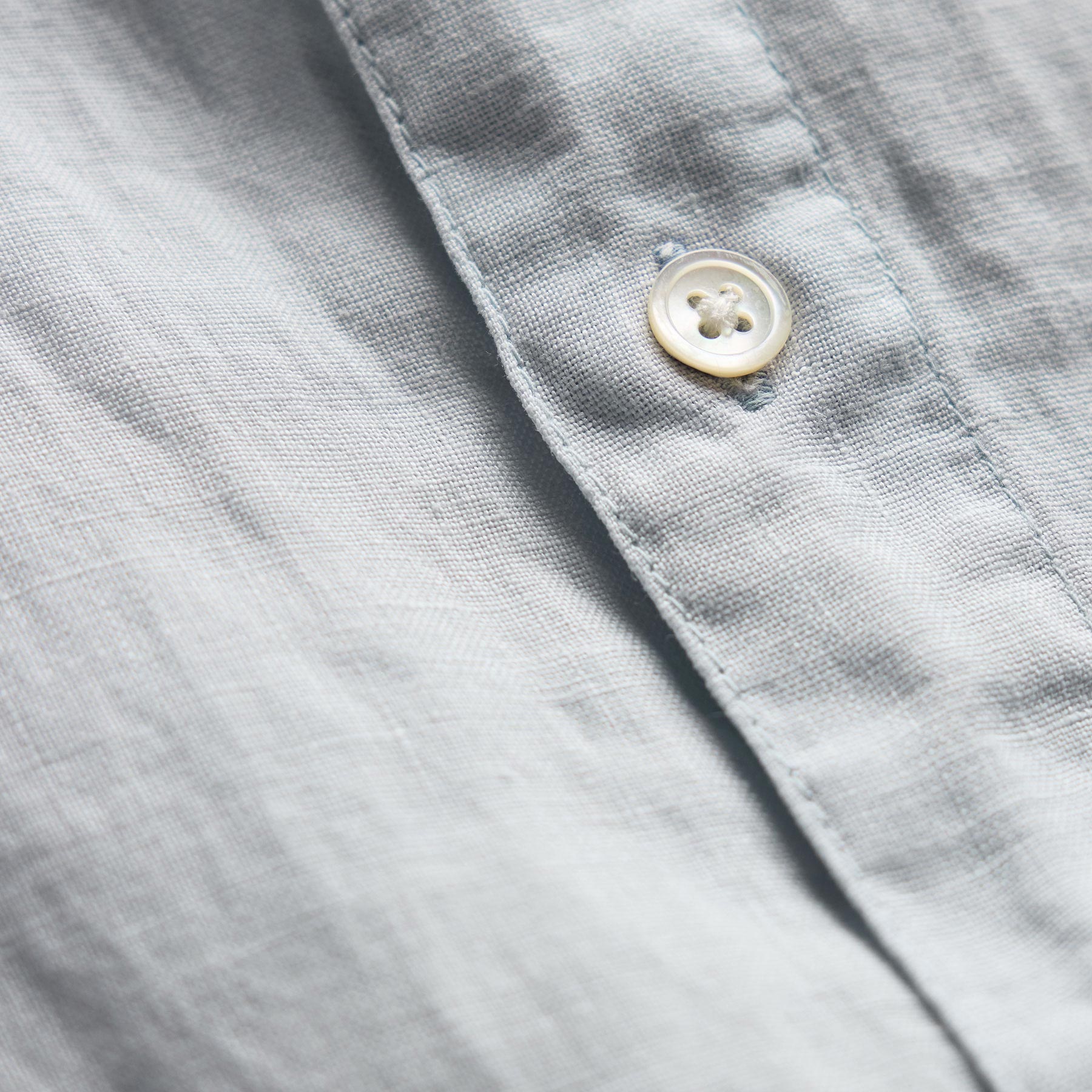 Lightweight Linen Shirt in Memory Pigment | James Perse Los Angeles