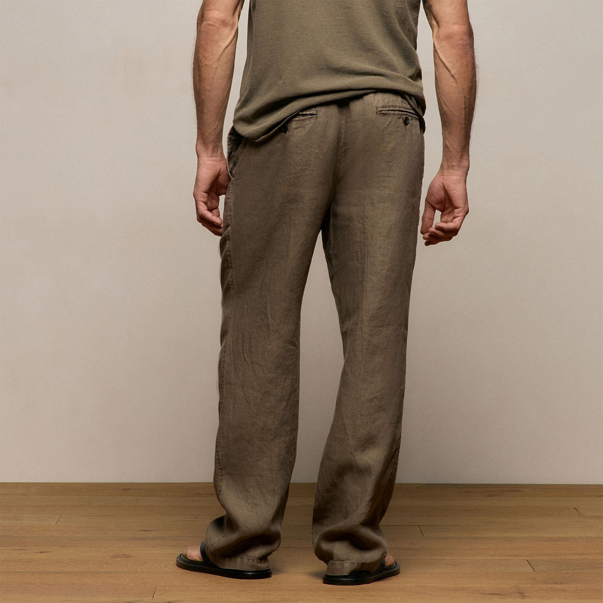 Lightweight Linen Pant in Light Olive Pigment | James Perse Los Angeles
