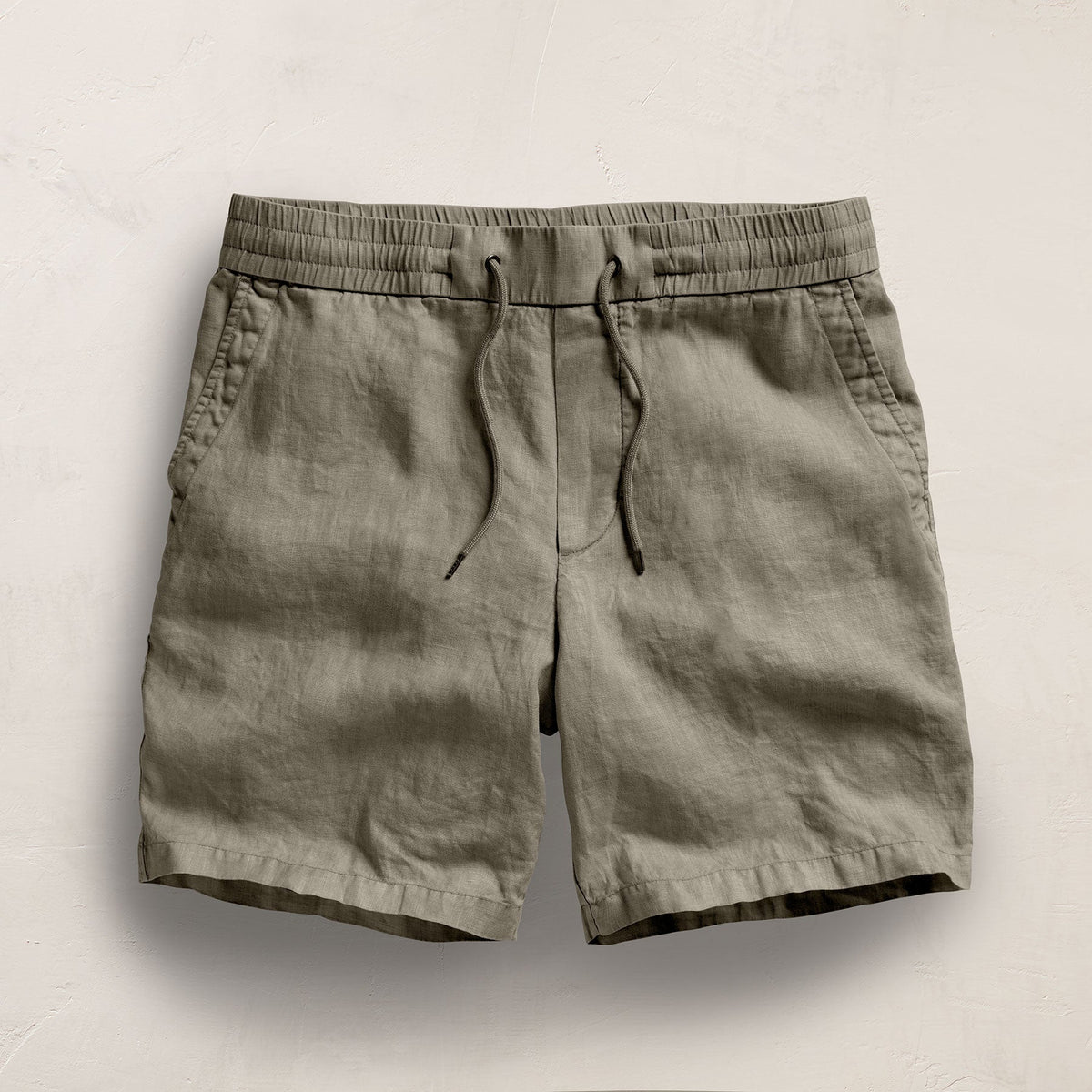 Relaxed Fit Linen Short in Birch Pigment | James Perse Los Angeles
