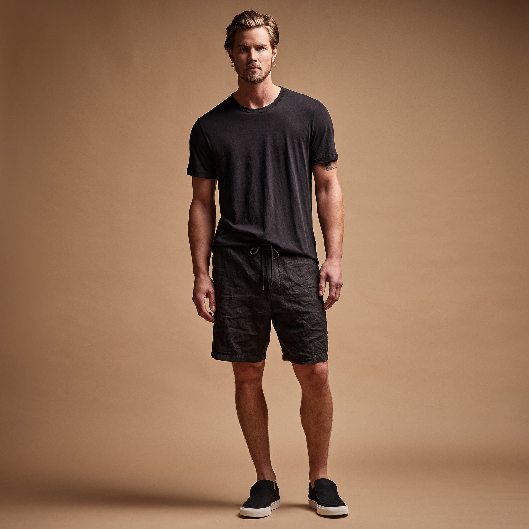 Relaxed Fit Linen Short - Black | James Perse Los Angeles