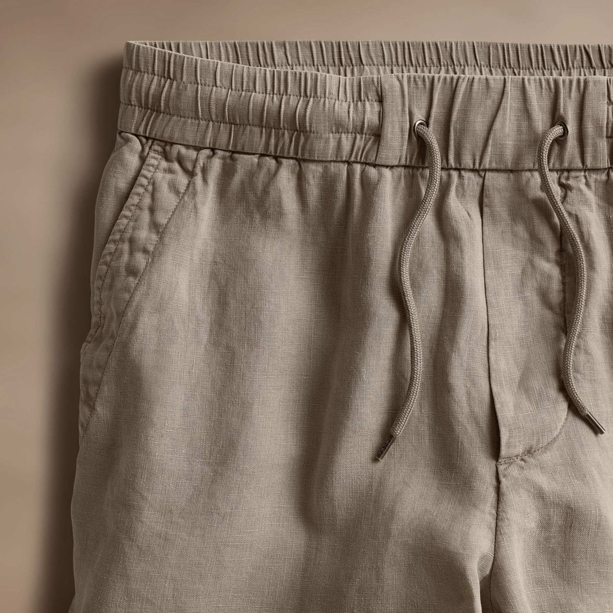 Relaxed Fit Linen Short in Mineral Pigment | James Perse Los Angeles