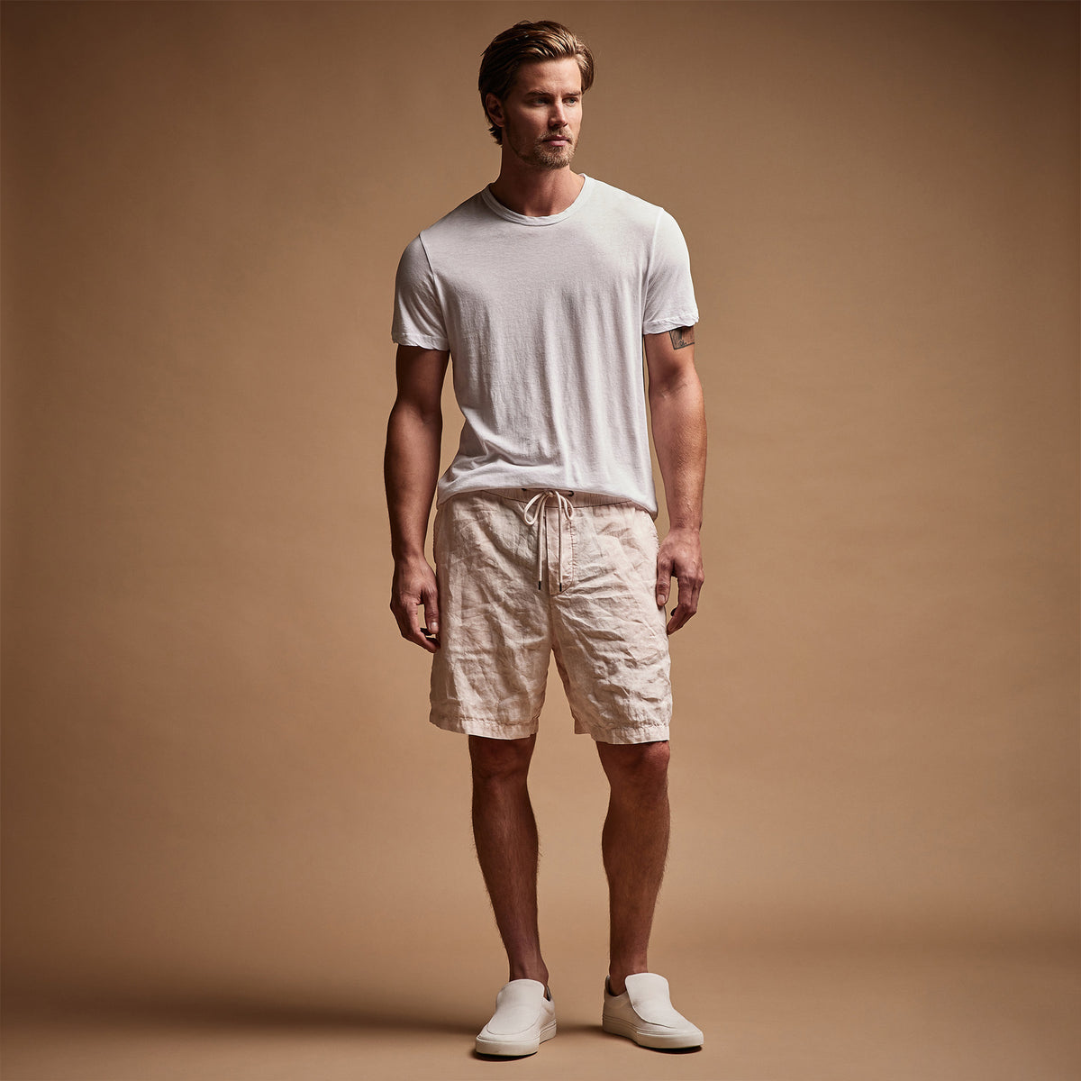 Relaxed Fit Linen Short in Zephyr Pigment | James Perse Los Angeles