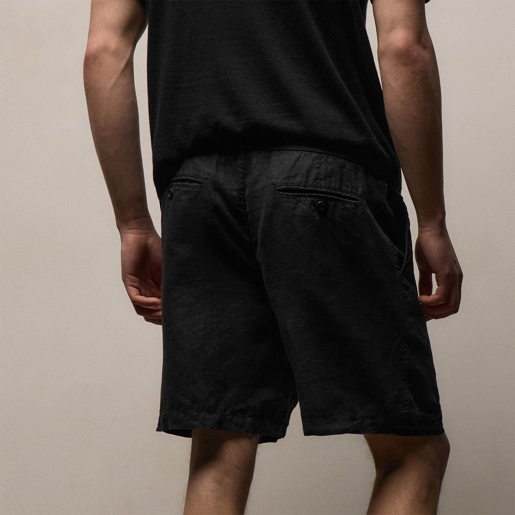 Relaxed Fit Linen Short - Black | James Perse Los Angeles
