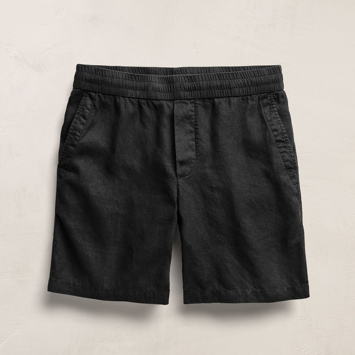 Lightweight Linen Relaxed Short in Black | James Perse Los Angeles