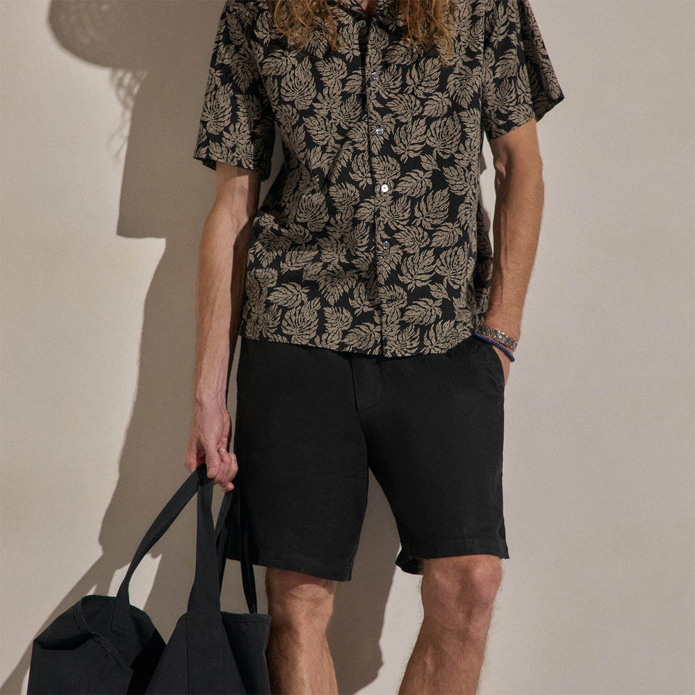 Lightweight Linen Relaxed Short in Black | James Perse Los Angeles