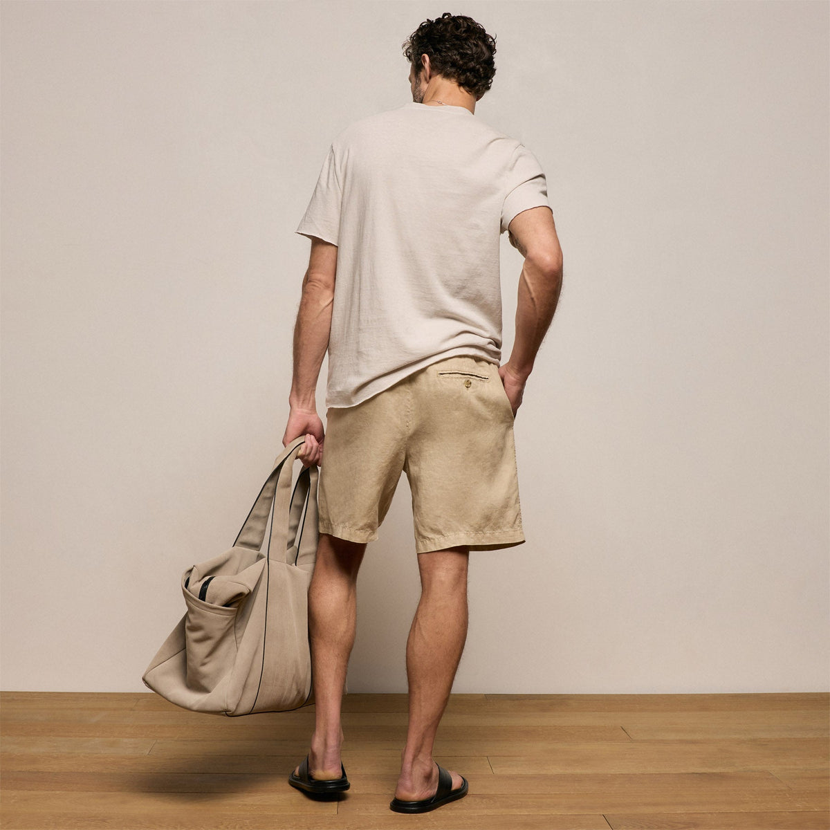 Lightweight Linen Relaxed Short in Light Khaki Pigment | James Perse Los Angeles
