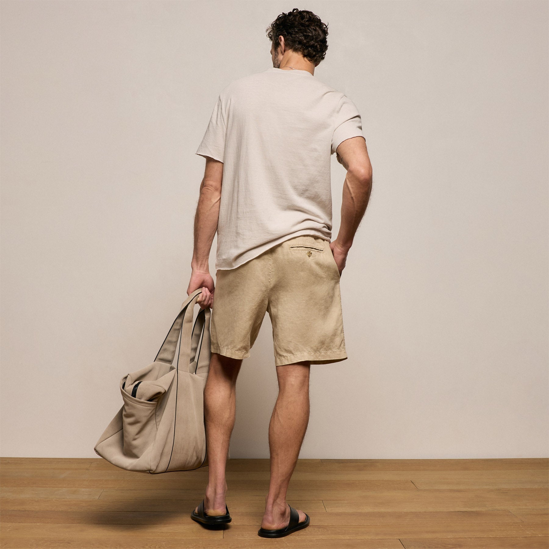 Lightweight Linen Relaxed Short in Light Khaki Pigment | James Perse Los Angeles
