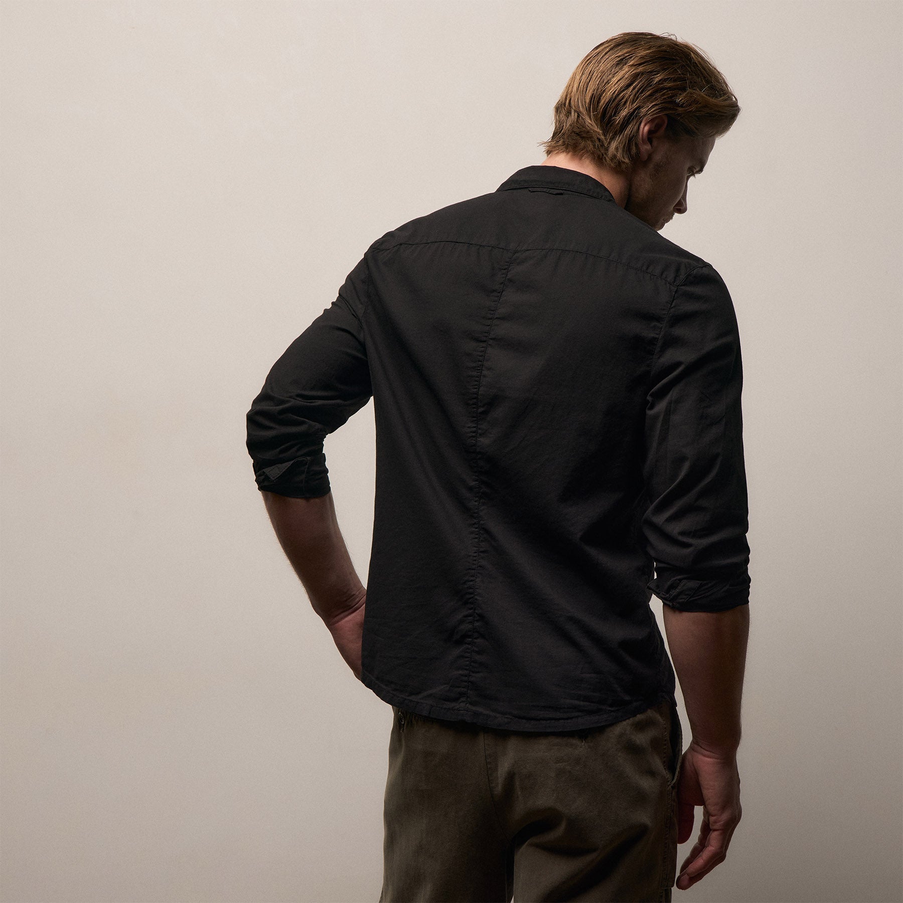 Standard Shirt in Black | James Perse Los Angeles