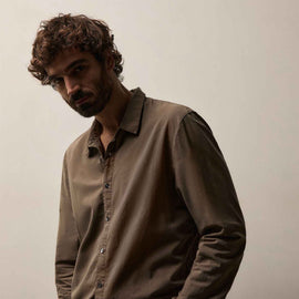 Standard Shirt in Caribou Pigment | James Perse Los Angeles