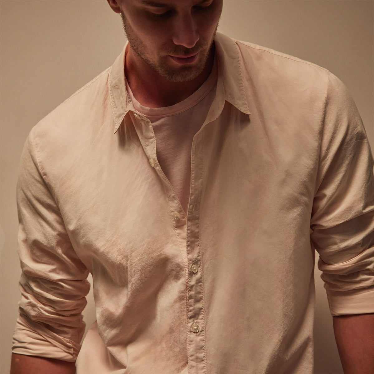 Standard Shirt in Zephyr Pigment | James Perse Los Angeles