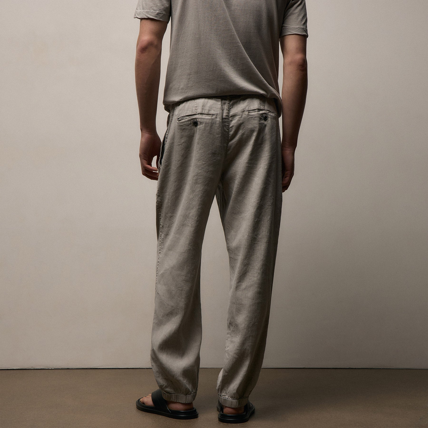 Stretch Linen Jogger in Fog Pigment | James Perse Los Angeles