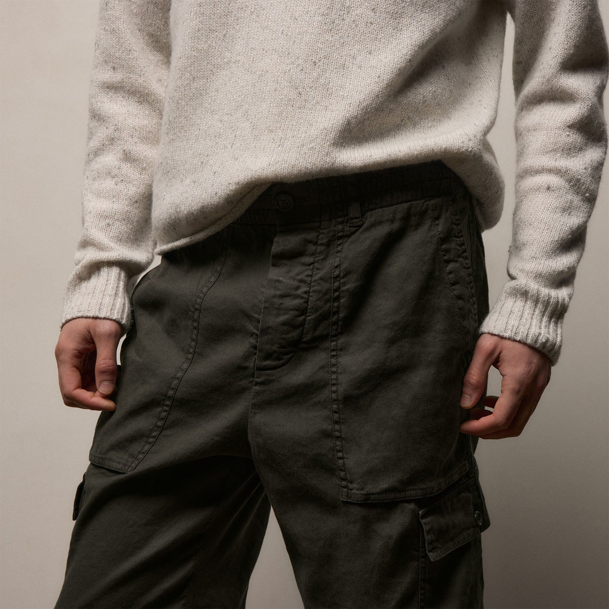 Stretch Linen Cargo Pant in Dark Olive Pigment | James Perse Los Angeles