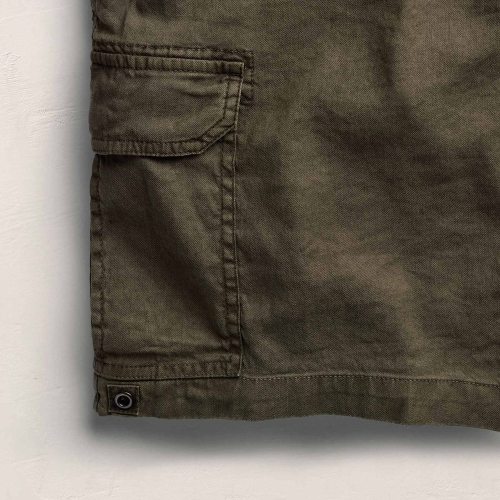Linen Cotton Utility Short in Army Green Pigment | James Perse Los Angeles
