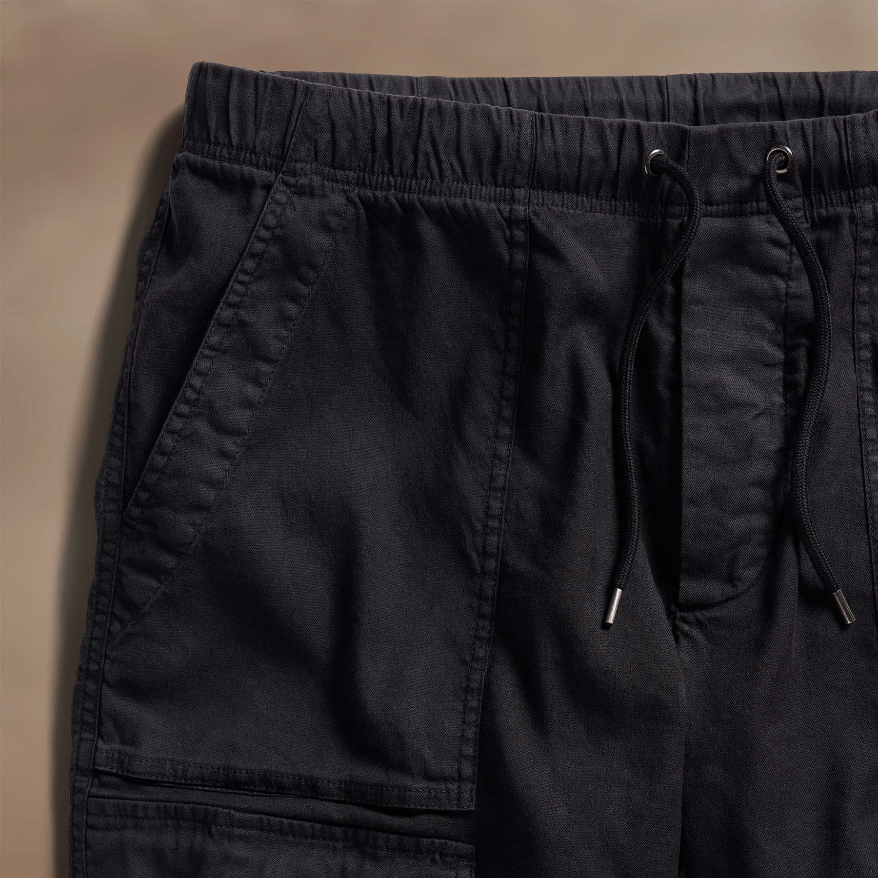 Linen Blend Utility Short in Black | James Perse Los Angeles