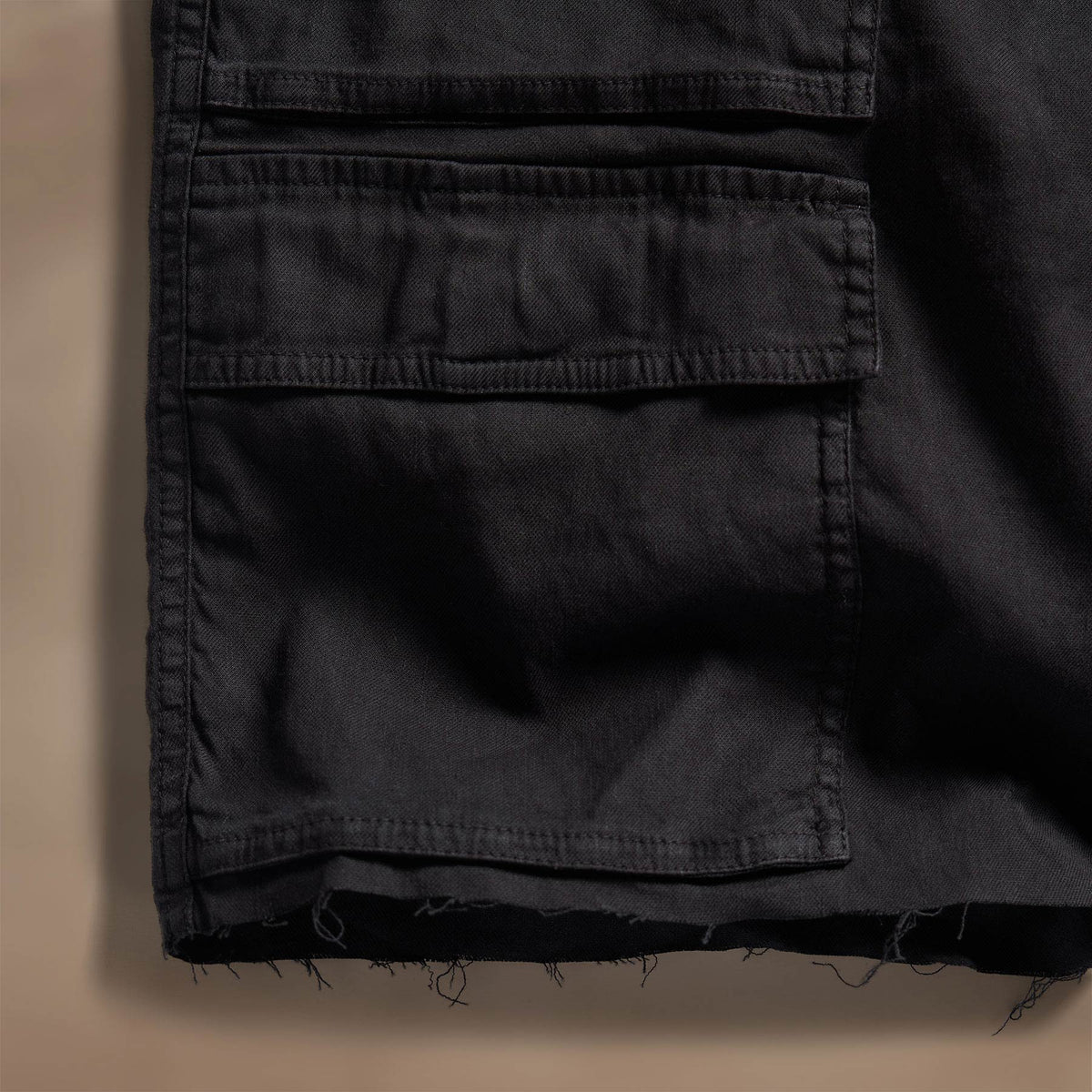 Linen Blend Utility Short in Black | James Perse Los Angeles